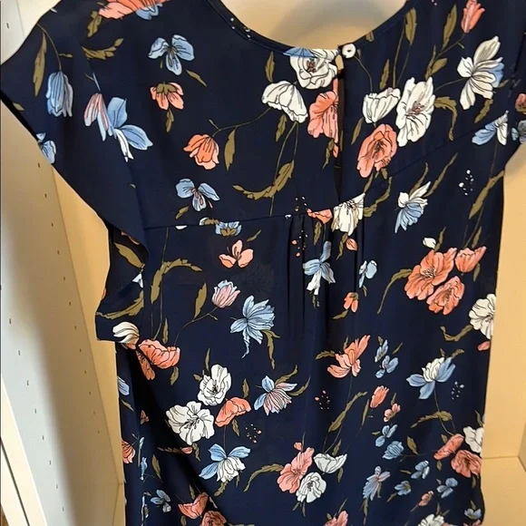 Blue and White Cap Sleeve Relaxed Blouse - Picture 4 of 4